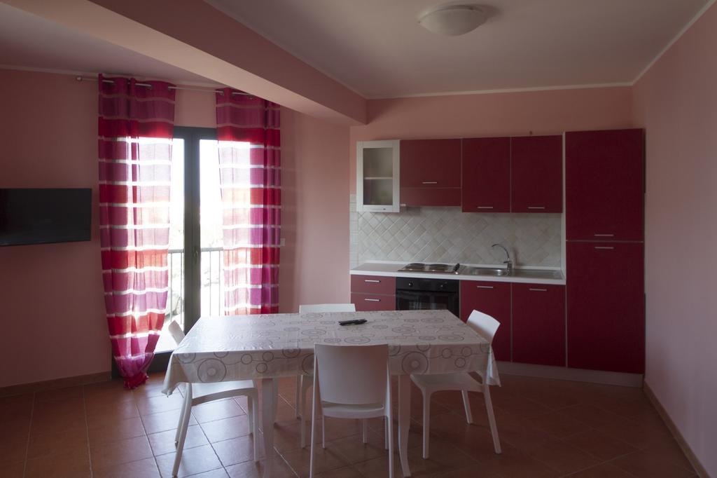 Tus'Hotel Apartments Туза Екстер'єр фото